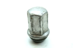 2010-2017 CHEVROLET EQUINOX 4DR SUV 2.4L L4 GASOLINE WHEEL RIM LUG NUT OEM - Bild 1 von 2