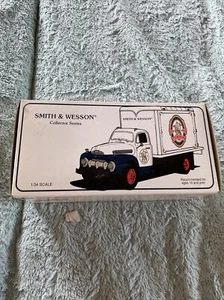 FIRST GEAR SMITH & WESSON 51 FORD 10-1325 COLLECTORS SERIES 1/34 SCALE RARE!!! - Picture 1 of 7
