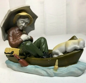Estatua de colección pescador hombre borracho dormido con perro en barco estatuilla de cerámica - Imagen 1 de 8