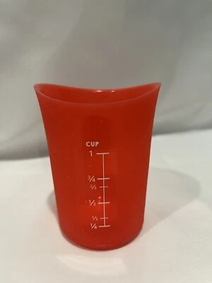 1 Cup Silicone Measuring Cup - Red - Image 1 of 4