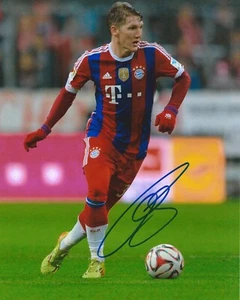 Bastian Schweinsteiger Signed 8x10 Photo FC Bayern Munich Autographed COA D - Picture 1 of 2