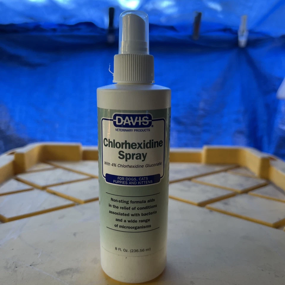 Spray de clorhexidina Davis, 8 fl oz - caducidad 6/26 Foto 1 de 1