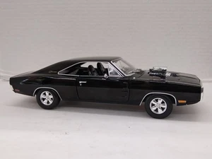 Greenlight #19122 Artisan 1970 Dodge Charger 1/18 Scale Diecast - Picture 1 of 4