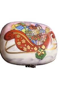 Limoges France Peint Main Christmas Sleigh w/ Gifts Porcelain Trinket Box - Picture 1 of 7