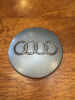 TAPA CENTRAL RUEDA AUDI A3 A4 A5 A6 A7 A8 S4 S5 S6 S7 S8 (1) OEM 8D0 601 170 C15 Foto 1 de 4