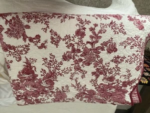 Red And White Toile Twin Bed Cover Bedspread With Round Pillow Reversible - Picture 1 of 7