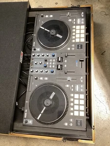 RANE ONE Professional Motorized DJ Controller for Serato DJ Pro - Picture 1 of 14
