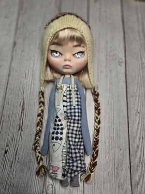 Muñeca Blythe asiática esculpida personalizada Foto 1 de 4