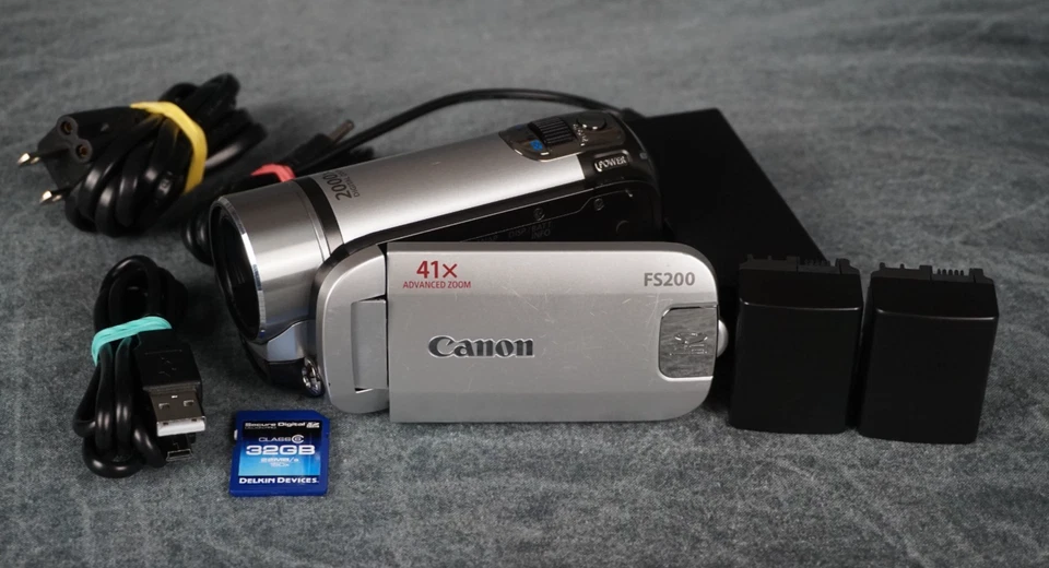 Canon FS200 480i MPEG-2 Standard Definition Flash Camcorder 37x W/ Extras Tested - Image 1 of 4