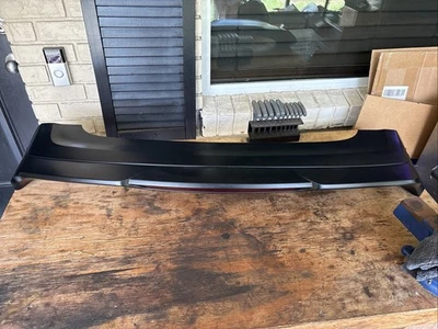 Honda CR-V CRV 2023-2025 OEM TAPA DE CUBIERTA DE ESCOTILLA ALERÓN NEGRO CON TERCERA LUZ DE FRENO DP Foto 1 de 4