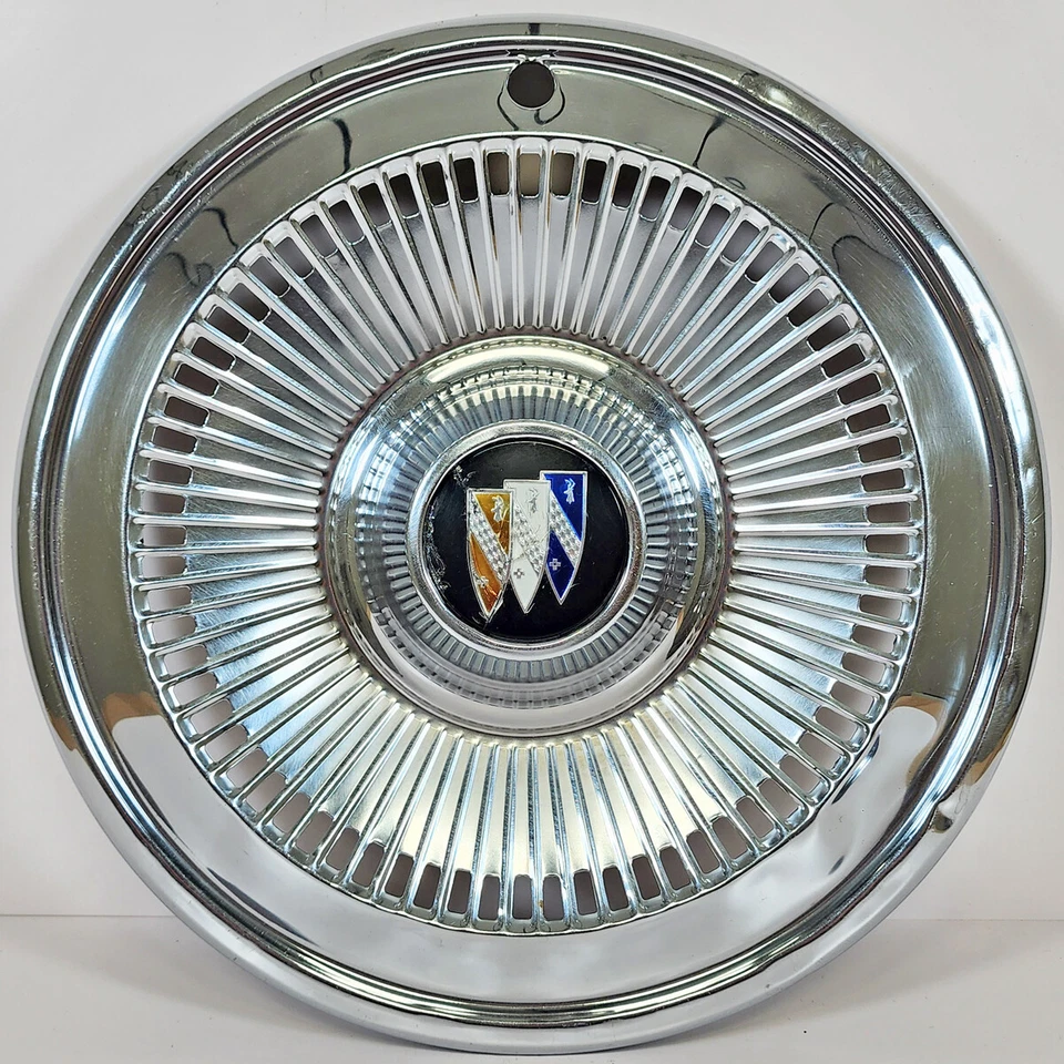 Tampa de roda calota ONE 1974 1975 Buick Apollo / Skylark # 1054 14" GM # 1246063 - Imagem 1 de 4