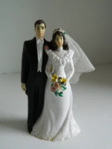 Wilton Wedding Couple Vintage 2011 Bride and Groom Cake Topper - Picture 1 of 5