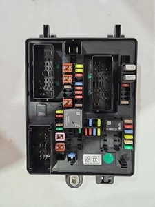 2011 CADILLAC SRX REAR FUSE BOX MODULE 20788234 02. B4 - Imagen 1 de 6