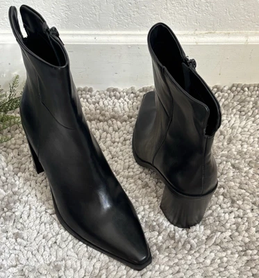 Steve Madden SILVEE Pointed Toe Bootie Size: 11M - Image 1 of 4