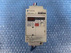 Inverter YASKAWA CIMR-J7AA20P2 - Foto 1 di 6
