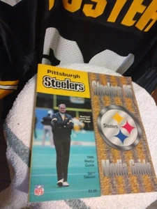 VINTAGE 1988 PITTSBURGH .An 1995 Media Guides. - Picture 1 of 4