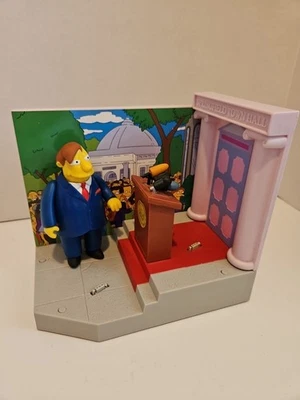 Simpsons Mayor Quimby And Town Hall Interactive Springfield Usado Funciona - Imagem 1 de 4
