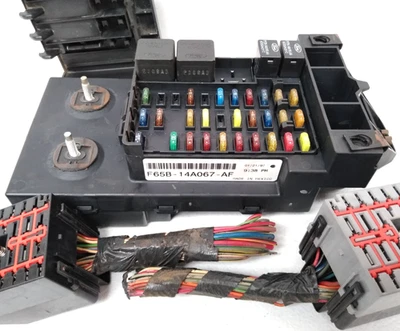 F65B-14A067-AF Ford 1997 1998 F150 F250 Fuse Box Relay Power Block Interior C14 - Image 1 of 4