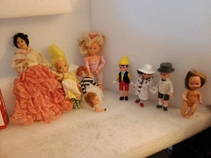 Small Vintage Dolls Lot Of 9 Plastic Variety Mixed - Picture 1 of 4
