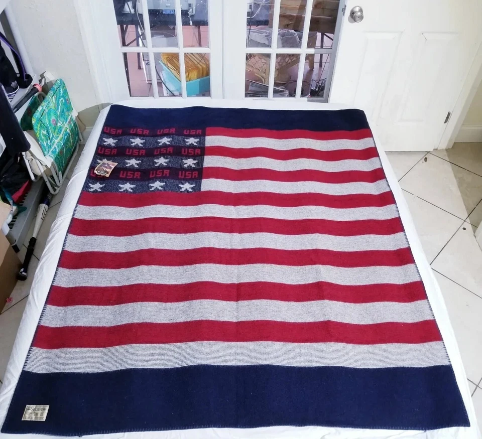 Woolrich Home of the Free Throw EE. UU. Bandera Manta Alfombra Lana Rayas Estrellas 56" x 68" Foto 1 de 4