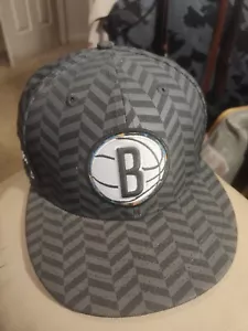 Gorra Brooklyn Nets New Era 9Fifty Jean-Michel Basquiat SnapBack nueva sin etiquetas - Imagen 1 de 8