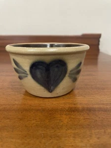 Conner Prairie Salt Glaze 1996, 4” Heart Bowl. - Picture 1 of 9