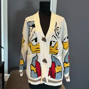 Donald Duck Strick Damen Cardigan Pullover vorne Taschen Größe M neu ohne Etikett - Bild 1 von 10