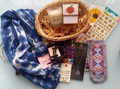 Pretty Gift Hamper Parcel Small Greatest  Teacher ( Female ) 18 Items  - Image 1 of 4