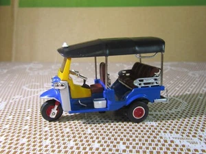 244Z IXO Altaya 28 Tuk Tuk Scooter 3 Place Taxi Bangkok 1980 Taxis du Monde 1:43 - Picture 1 of 10
