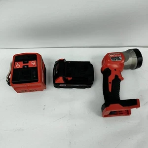 Milwaukee Compact Inverter & LED Taschenlampe mit CP2.0 Akkupack M18 - Bild 1 von 7