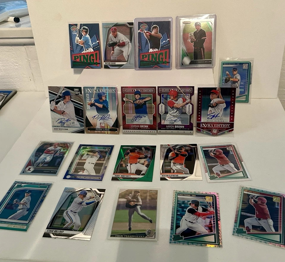 Lote de cartas MLB varios jugadores novatos, perspectivas de leyendas Foto 1 de 4