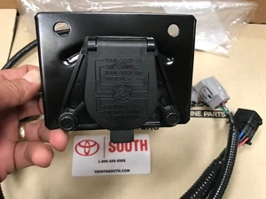 Remolque de remolque Toyota Tacoma 2005-2015 enganche de 7 pines arnés de alambre 82169-04010 genuino - Imagen 1 de 6