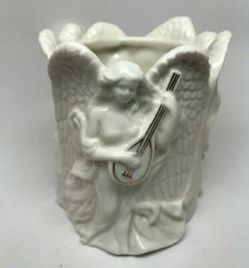IVORY & GOLD "MUSICAL ANGELS" Ceramic CANDLE HOLDER - Harp, Violin & Mandolin - Picture 1 of 5