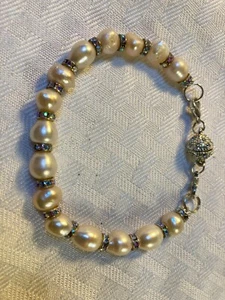 Armband. Handgefertigte rosa runde und flache Rückseite Süßwasserzuchtperlen - Bild 1 von 4