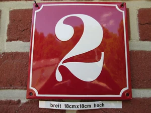 Hausnummer Emaille Nr. 2 weiße Zahl roter Hintergrund 18 cm x 18 cm Baujahr 2020 - Picture 1 of 24