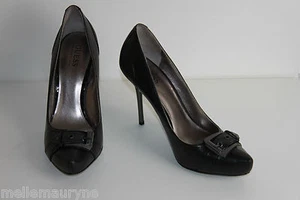 Zapatos de tacón de aguja GUESS BY MARCIANO de cuero negro talla 40 en muy buena condición - Imagen 1 de 10