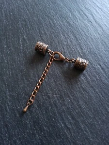 Antike Kupfer gemusterte Legierung Endkappe Sets für 5 mm Kordel (5,5 mm Kappen) - Bild 1 von 8