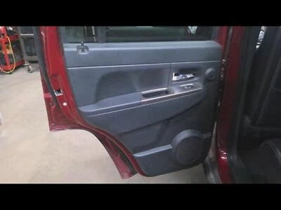 Used Rear Left Door Interior Trim Panel fits: 2011 Jeep Liberty  Grade A Foto 1 de 4