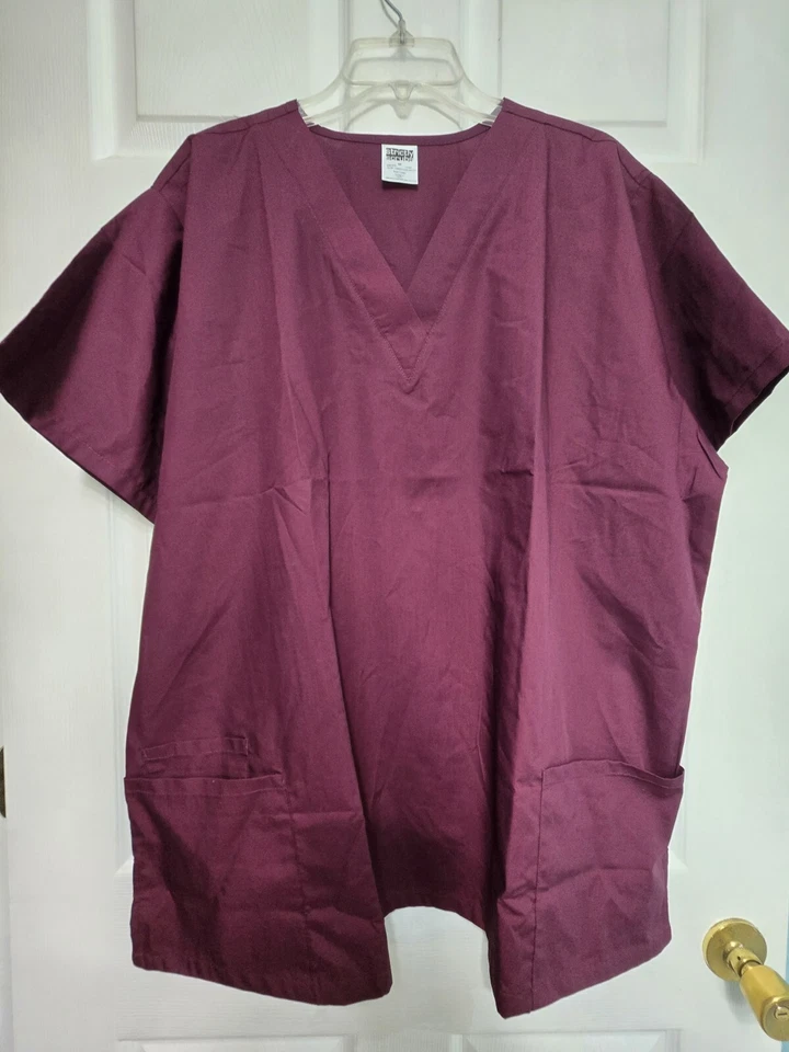 Blusa Médica Strictly UNISEX Talla 2X-Vino/Marrón Cuello en V-Pecho 28/L 30" Foto 1 de 4
