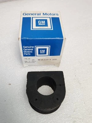 Nuevo de Lote Original GM 1973 75 76 77 CHEVY BLAZER GMC JIMMY HD BARRA ESTABILIZADORA DELANTERA BUJE 328135 Foto 1 de 4