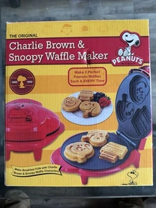 Smart Planet Original Peanuts Snoopy & Charlie Brown Waffle Maker WM-6S Red - Picture 1 of 7