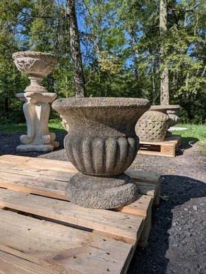 Vintage / Antique British / English Cast Stone Garden Planter / Pot / Jardiniere - Image 1 of 4