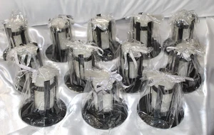 Set 12 schwarze Metall Kerzenhalter mit 12 Kerzen für Deko Partys Hochzeiten - Bild 1 von 5