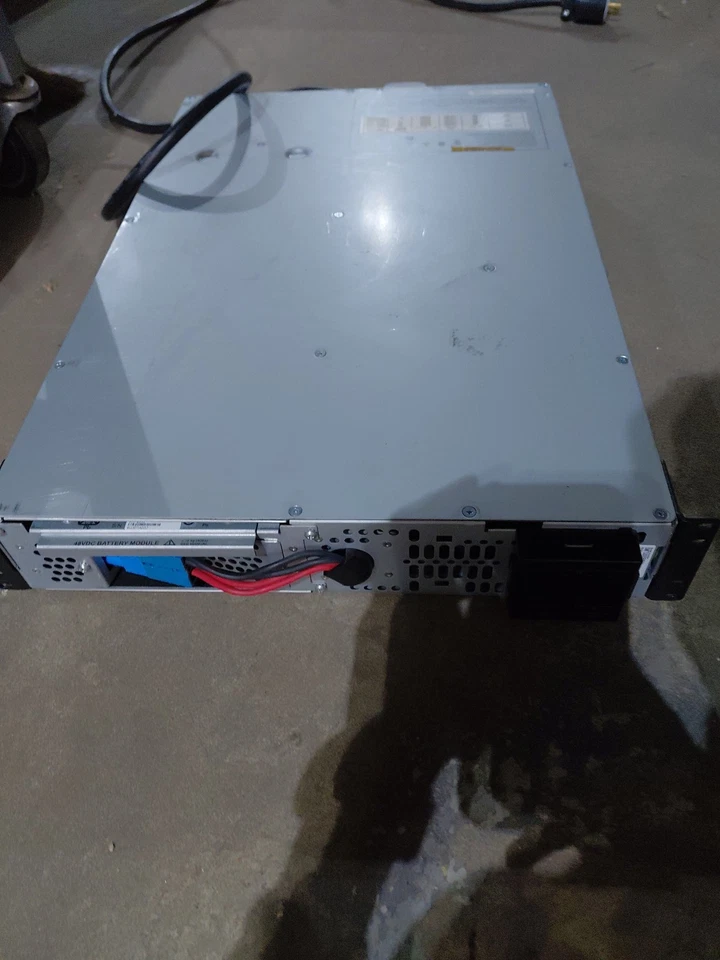 DENTED 阅读! Liebert GXT4-3000RT120T 3000伏安 2700W 机架 塔式 UPS 电池备用 — 第 1/4 张图片