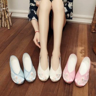 Ancient Women Embroidered Cloth Shoes Chinese Old Beijing Hanfu Dance Shoes - Image 1 of 4