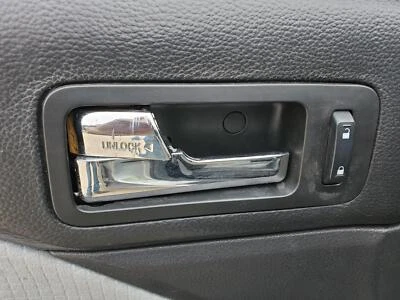 Manija de puerta interior delantera izquierda (cromo) (solo manija) Mercury Milan 2006-2011 Foto 1 de 4