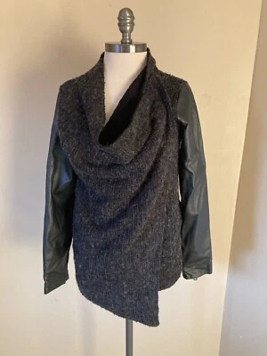 Nuevo con etiquetas Suéter Drifter Negro Mezcla de Lana Manga de Cuero Talla M Venta al por menor $345 Foto 1 de 4