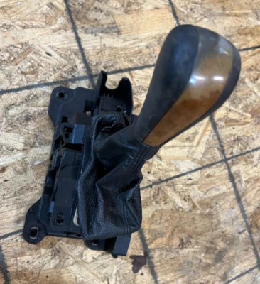 2007 2008 2009 Suzuki Vitara XL-7 Automatic Shifter Assembly OEM Free Ship BTC - Image 1 of 4