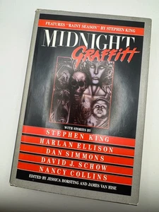 Midnight Graffiti by James Van Hise Stephen King 1992 Hardcover Book  - Foto 1 di 5