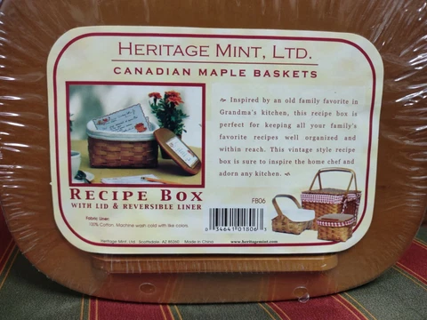 Heritage Mint Canadian Maple Recipe Box Basket w/ Lid & Cloth Liner Recipe Cards Cover